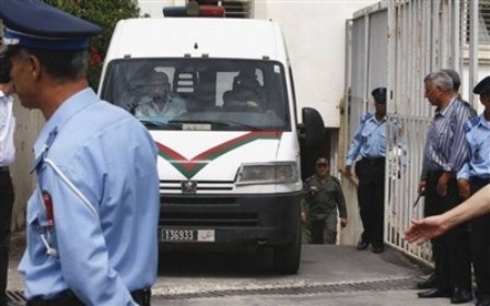 توقيف شخص رفقة إبنه للاشتباه في تورطهما في النصب والاحتيال بمدينة القصر الكبير