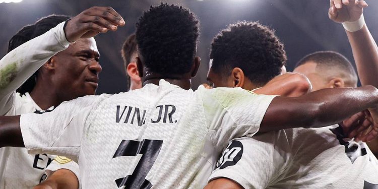 ريال مدريد يتخطى مايوركا بثلاثية ويضرب موعدا مع الغريم التقليدي
