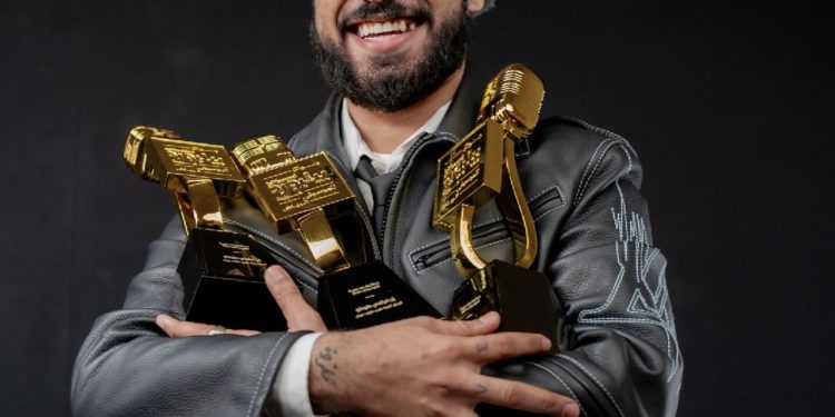 متخفية بقناع..أول ظهور لزوجة “الغراندي طوطو”