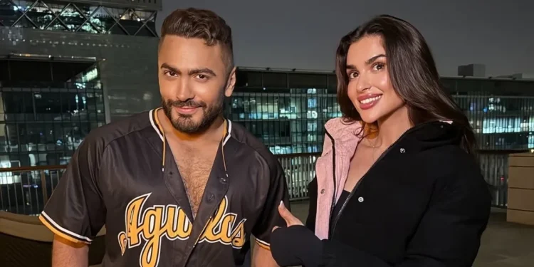 صورة تجمع بين ميس دعاء و تامر حسني تثير فضول جمهورهما