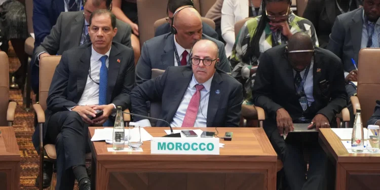 البواري يجري سلسة من المباحثاث بكمبالا