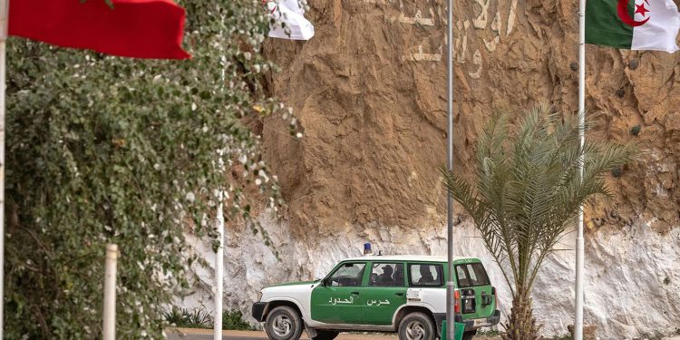 السلطات بالجزائر تفرج عن عدد مهم من المغاربة