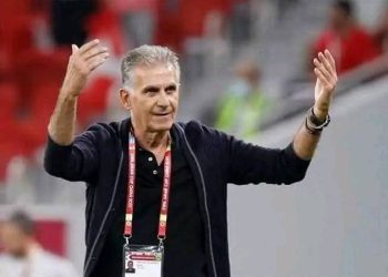 كارلوس كيروش يقترب من مدرب منتخب عربي