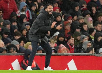 مدرب مانشستر يونايتد يرغب في إنتداب نجم باريس سان جيرمان