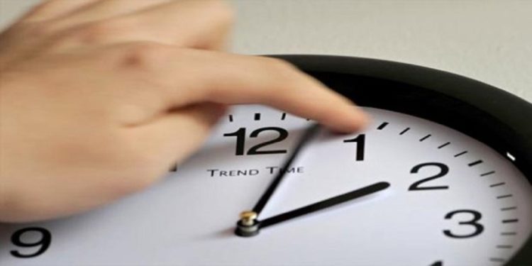 هذا موعد العودة إلى الساعة القانونية