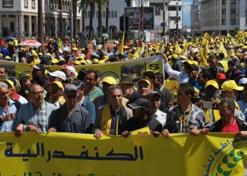 نقابة تطالب الحكومة بالتدخل لفرض زيادة الحد الأدنى للأجور
