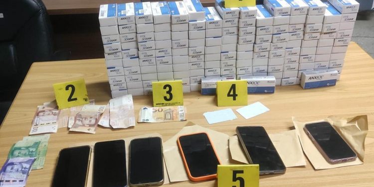 أمن الخميسات يوقف أربعة أشخاص بينهم قاصر للاشتباه في تورطهم في قضية تتعلق بحيازة وترويج المخدرات