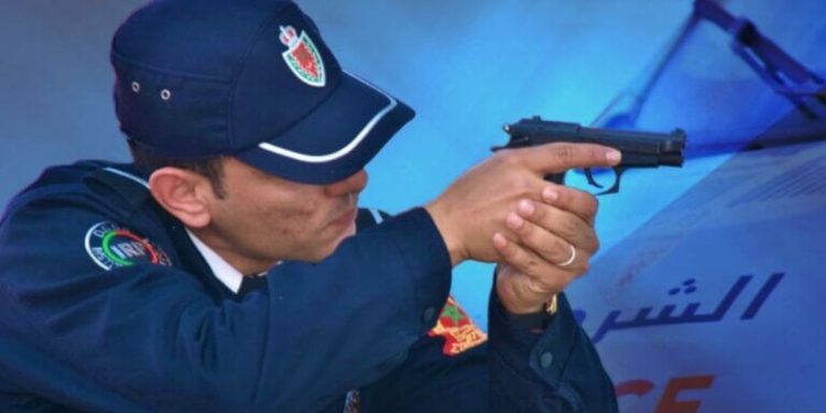 توقيف جانح حاول الإعتداء على رجال الشرطة بخنيفرة