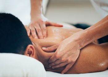 توقيف مواطن أجنبي و5 نساء داخل محل للتدليك يقدم خدمات جنسية