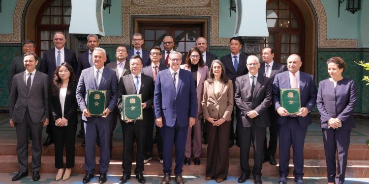 أخنوش يترأس مراسم التوقيع على اتفاقية استثمارية مع المجموعة الصينية “صنرايز”