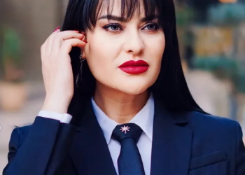 الفنانة فاطمة الزهراء بناصر تشوق جمهورها لجديدها