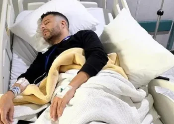الفنان المصري “محمد حماقي” يجري عملية جراحية مفاجئة