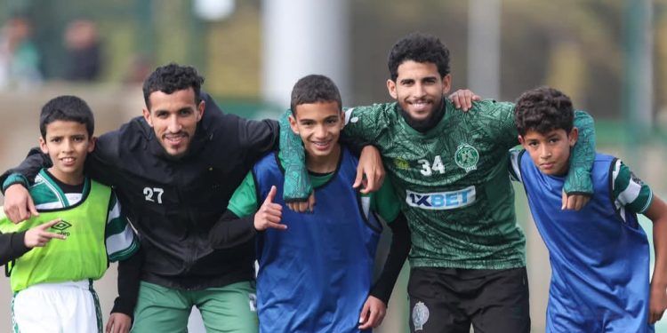 قرار جديد يتخذه مدرب الرجاء بخصوص التداريب