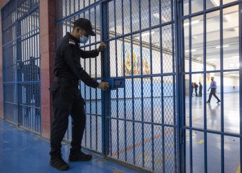 إيداع مفتش شرطة السجن على خلفية وفاة ممرضة بخنيفرة وسط مطالب بكشف الحقيقة