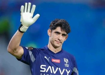 استبعاد مفاجئ ل”بونو” من قائمة الهلال