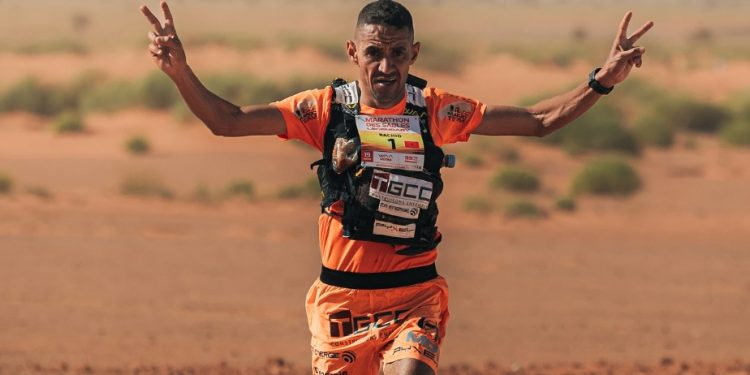 رشيد المرابطي يتصدر المرحلة الثانية في ماراطون الرمال