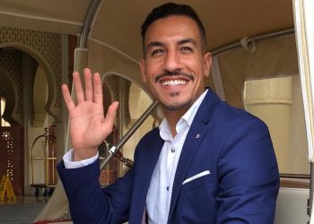 “يسار لمغاري” يشارك جمهوره في الدار البيضاء خبراً مفرحاً