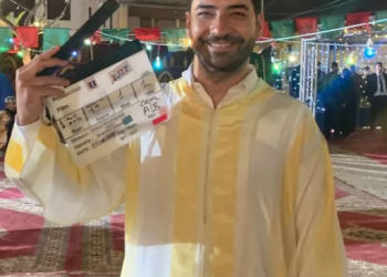 الممثل التركي ميرت ألتينيشك يعلن عن موعد عرض فيلم “البوز”