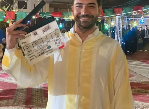 الممثل التركي ميرت ألتينيشك يعلن عن موعد عرض فيلم “البوز”