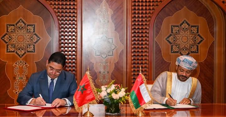 المغرب وعمان يؤكدان عزمهما على تعزيز التعاون المشترك في جميع المجالات