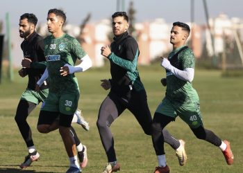 عملية جراحية تبعد حارس الرجاء عن الملاعب