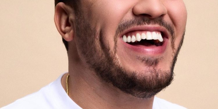 أمين الراضي يقدم أكبر عرض كوميدي له بالدار البيضاء