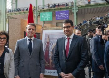 زيارة رئاسية لركن المغرب..”ماكرون” يطّلع على الإبداع المغربي بباريس