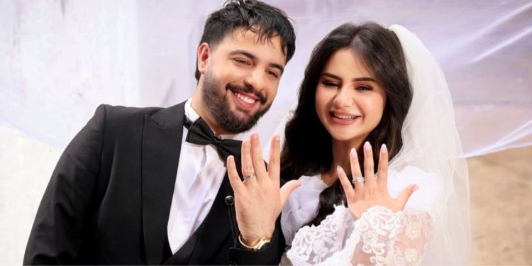 “نعمان بلعياشي يثير التساؤلات بصورة مع عروس فما القصة؟
