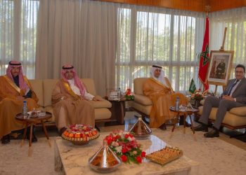 وزير النقل واللوجستيك يعقد اجتماعا مع نظيره السعودي بالرباط