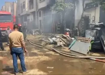 اندلاع حر_يق مهول داخل مستودع بفاس