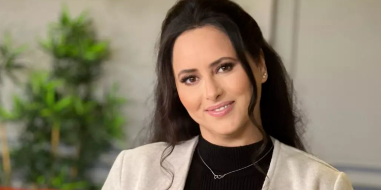 الموت يفجع الفنانة  منال الصديقي