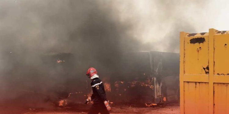 نيران تلتهم مصنع نسيج ببرشيد وإصابة عامل بحروق خطيرة