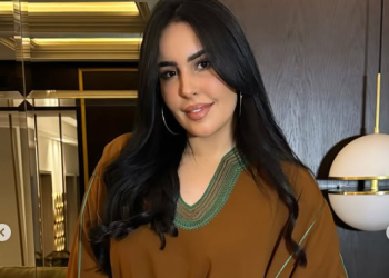 كوثر تيسية تخرج عن صمتها وتهدد المسيئين “سأقاضيكم بالقانون”