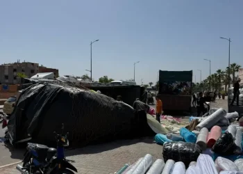 انقلاب شاحنة كبيرة يشل حركة السير بمراكش