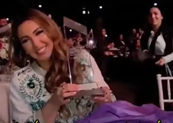 أسماء لمنور تتوج بجائزة أفضل مطربة عربية في جوائز DAF BAMA
