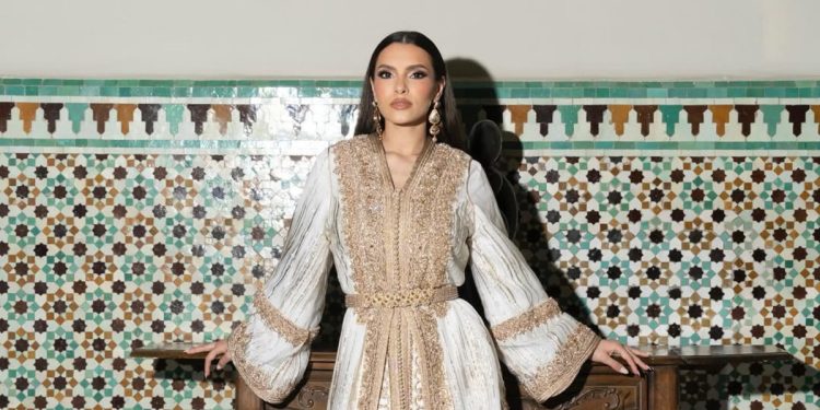 بالقفطان المغربي.. كارمن سليمان تشعل “إنستغرام” وتطلب رأي جمهورها
