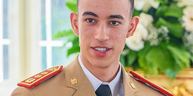 ولي العهد الأمير مولاي الحسن يترأس بالقنيطرة حفل تخرج الفوج 25 للسلك العالي للدفاع والفوج 59 لسلك الأركان