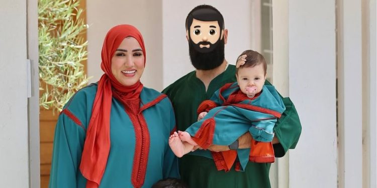 سارة أبوجاد تُفاجئ متابعيها بنشر صورة واضحة لابنتها لأول مرة
