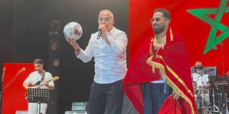 لحظة استثنائية في موازين.. سليم “كرافاطا” يغني إلى جانب والده خالد بناني