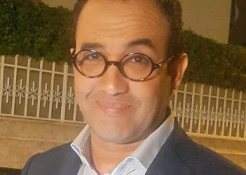 رشيد الوالي يساند يوسف أوزلال في محنته الصحية