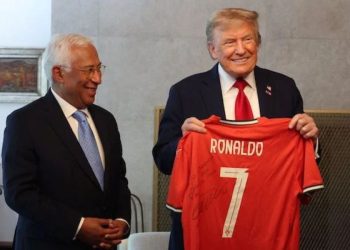 هدية مميزة من رونالدو إلى الرئيس الأمريكي “ترامب”