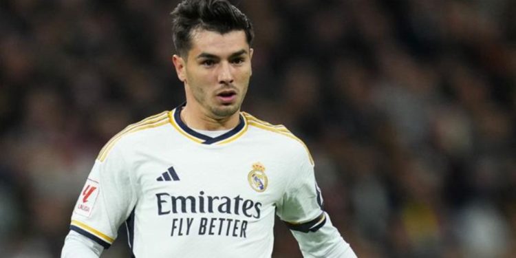 إبراهيم دياز يواجه مستقبلاً غامضًا مع ريال مدريد بعد قرار ألونسو