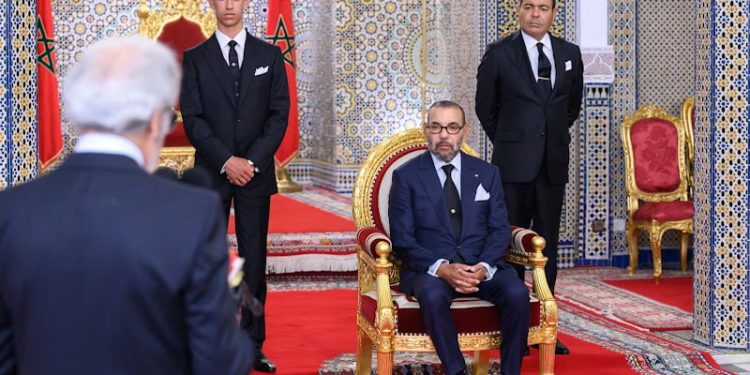 الملك محمد السادس يتسلم التقرير السنوي لبنك المغرب