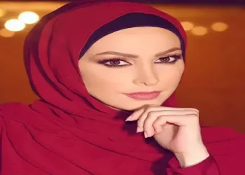 بالصور أمل حجازي تعلن خلع الحجاب وتعلق:”مرحبا بالحياة”
