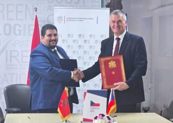 توقيع إتفاقية تعاون بين المغرب والتشيك لدعم تجريب تقنية استخلاص الماء من رطوبة الهواء