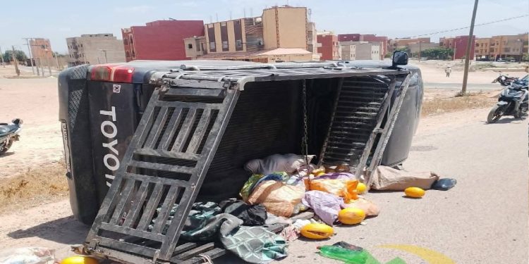 انقلاب سيارة نقل فلاحين يخلف إصا.بة 18 شخصا بالفقيه بنصالح