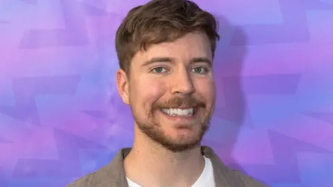 .. MrBeast يدعو صابر الشاوني لتعاون إنساني ضخم