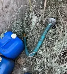 الجديدة..حادثة فرار تكشف عن مخزن سري للوقود مجهول المصدر