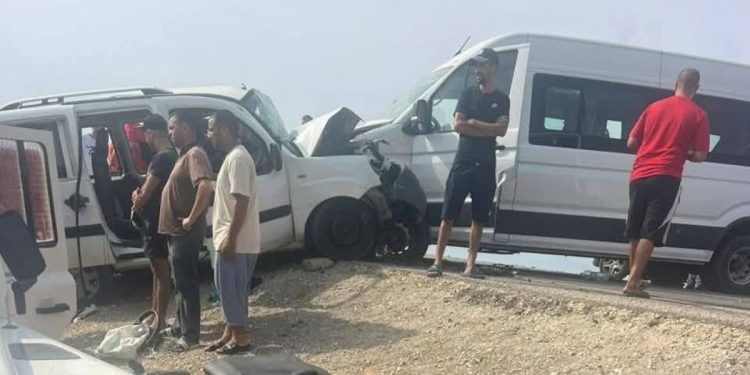حادثة سير مروعة بالقصر الصغير تخلف قتيل-ين وعشرات الجر-حى