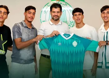 الرجاء يتعاقد مع أربعة لاعبين شباب بعقود احترافية